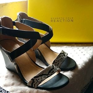 Kenneth Cole Reaction wedges snakeskin size 8.5